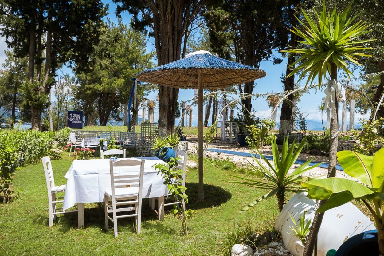 Villa Spiaggia Bianca Dafnila Buitenkant foto