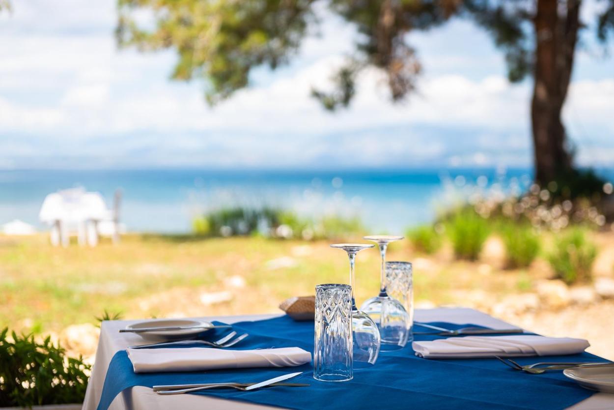 Villa Spiaggia Bianca Dafnila Buitenkant foto