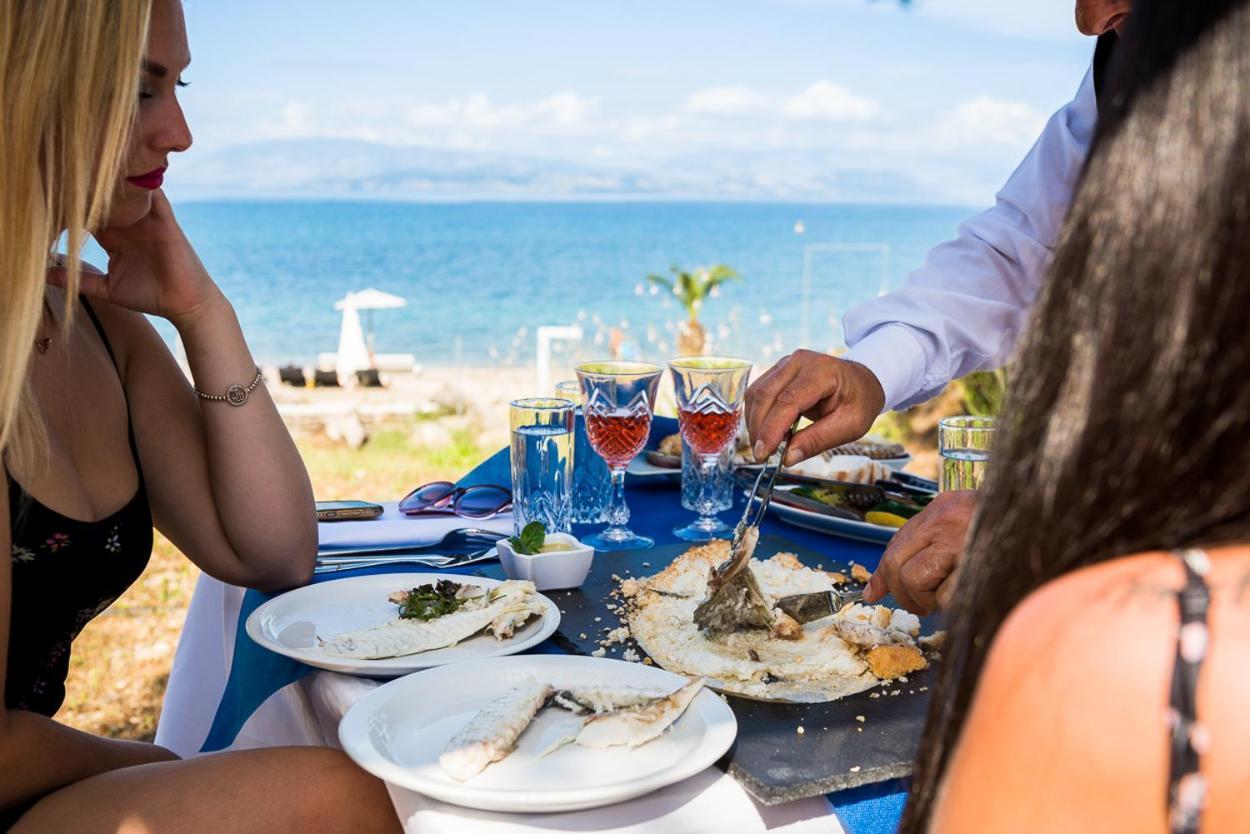 Villa Spiaggia Bianca Dafnila Buitenkant foto